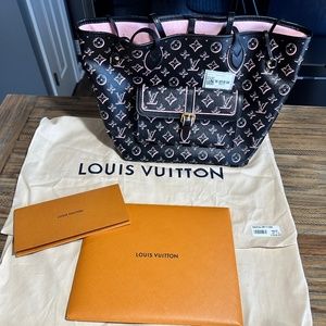 Louis Vuitton Neverfull MM Tote